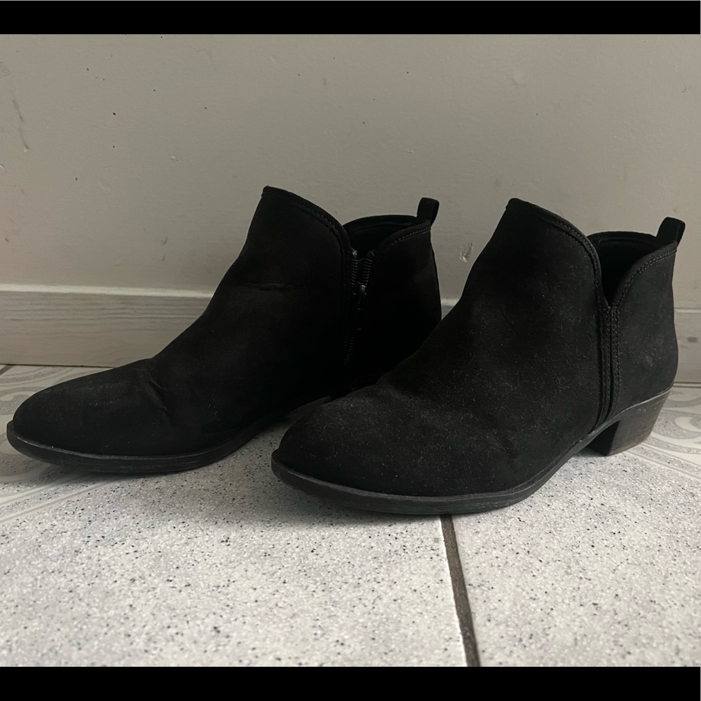 Just fab suede black booties